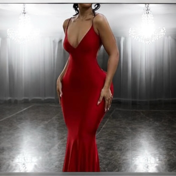 Formal Dress with Deep V-Shaped Sexy Backless - Picture 4 of 4
